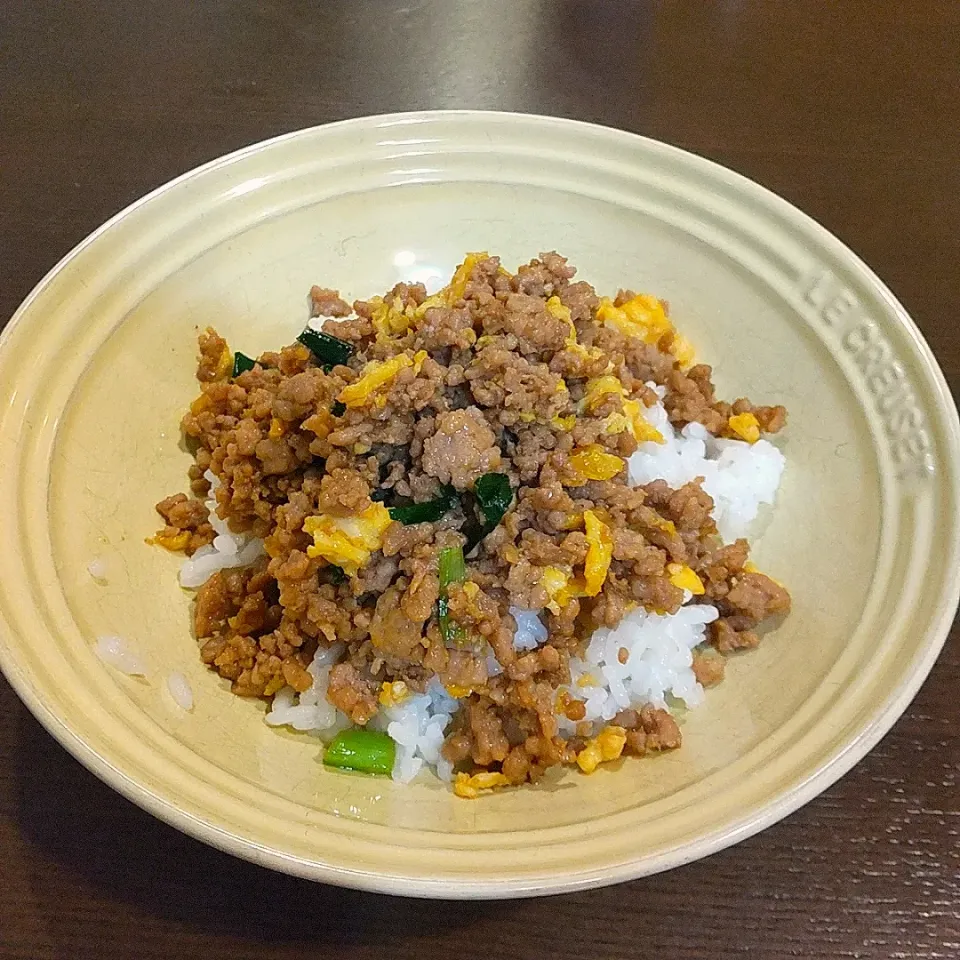 からあげビールさんの料理 めちゃウマ♪中華風ニラ玉そぼろどーんでムスコの置きランチ|Rieさん