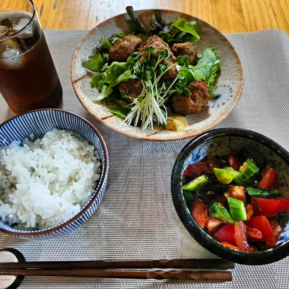 Snapdishの料理写真:肉だんご唐揚げ|みきやんさん