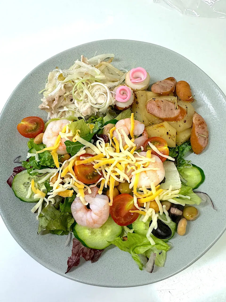 サラダプレート🥗　　　　　　　　　　　　　　　もやし豚冷しゃぶ&ジャーマンポテト添え|miyuさん