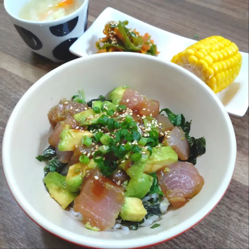 焼き肉のたれでマグロのポキ丼|ゆりちさん