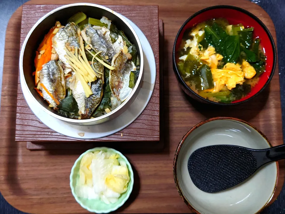 今日の朝ごはん（あじ釜飯に小松菜と卵のみそ汁、白菜漬）|Mars＠釜飯作り研究中さん