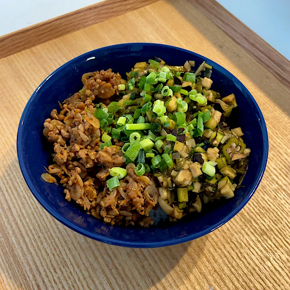 Snapdishの料理写真:海老肉そぼろとだしの二色丼|pontalさん