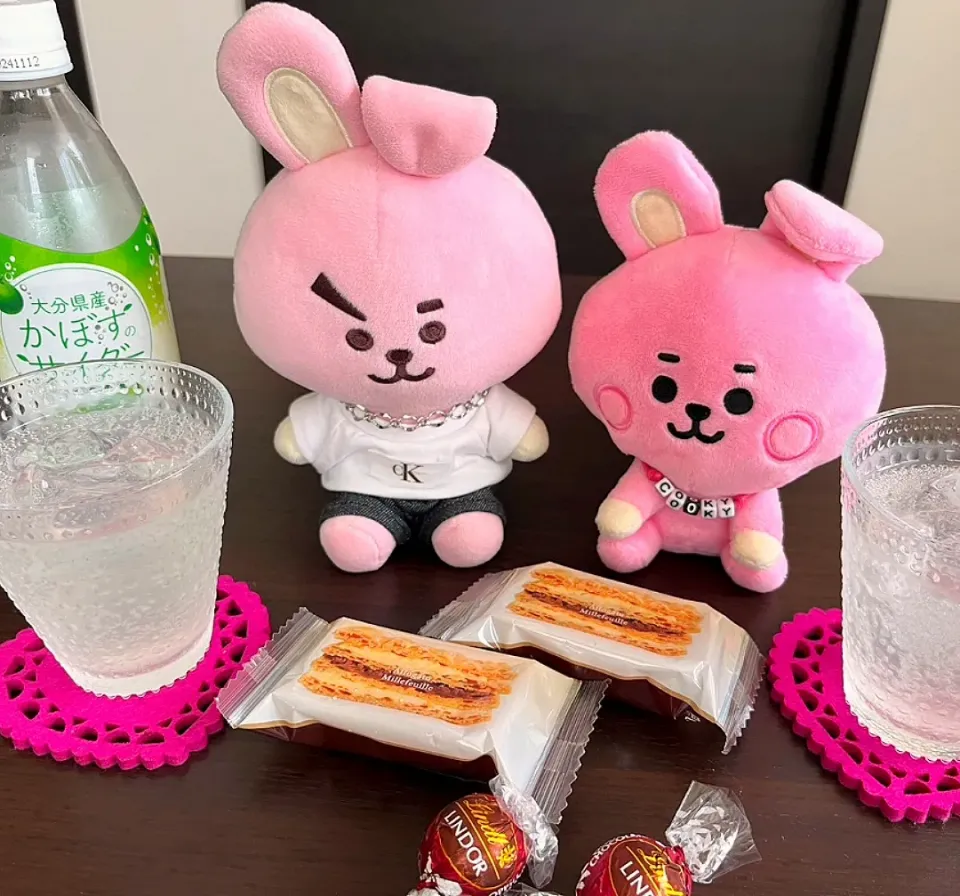 Snapdishの料理写真:ミルフィーユ&リンドール　かぼすサイダー
お菓子AM |emiさん