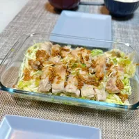 Snapdishの料理写真:レンジで簡単！粒味噌ダレ蒸し鶏|Mokamiさん