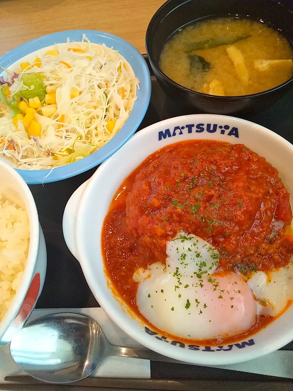 うまトマトハンバーグ
松屋さん🍅ニンニクのパンチがすごい|さくらんぼさん