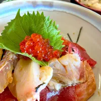 Snapdishの料理写真:福島県いわき市さかな処まさ常さんで海鮮丼😋|Kumi Satouさん