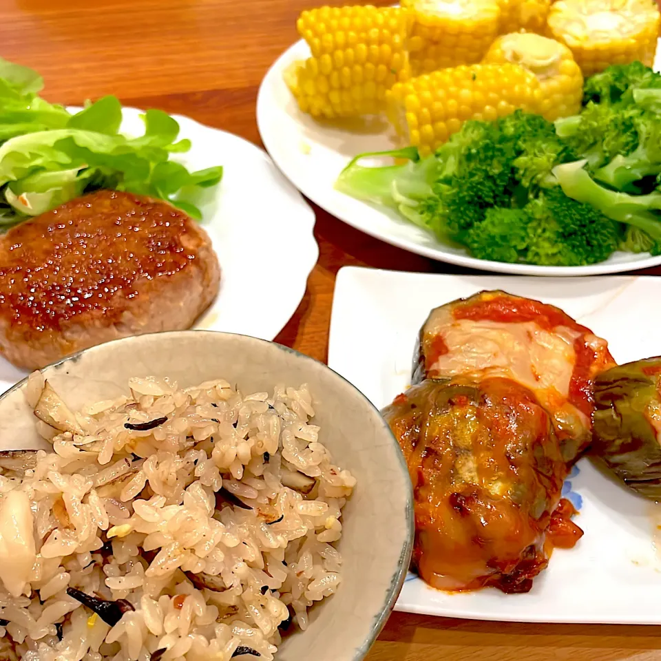 つくねチーズハンバーグ　茄子のトマトチーズ焼き　蒸し野菜|とゆあさん