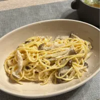 Snapdishの料理写真:きのこと明太子のクリームパスタ|Maki chさん