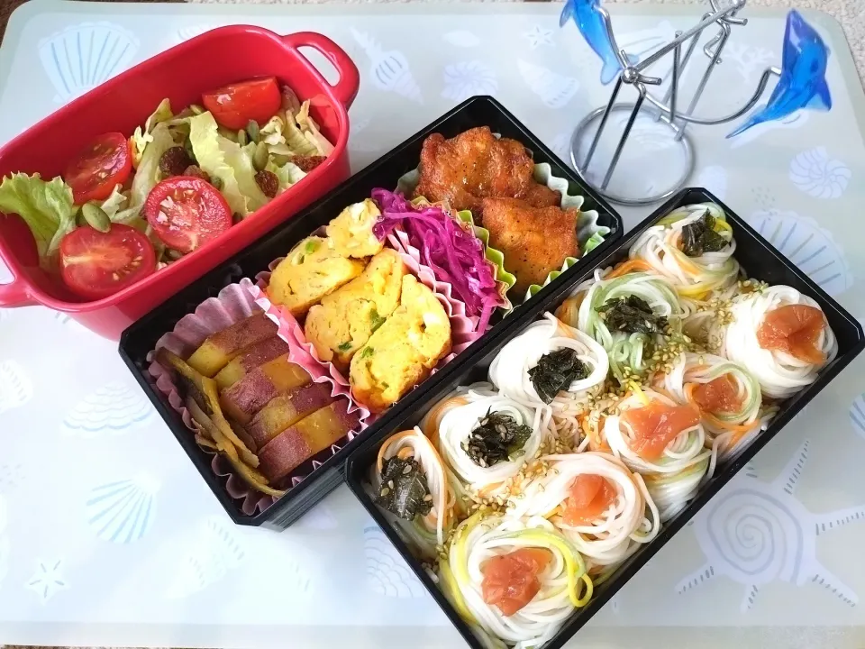 🍀2024/0805(月)
そうめん弁当

そうめんをくるくるするのは
楽しいですね♪
梅と紫蘇、ごまわさびをトッピング🌟|ともちんさん