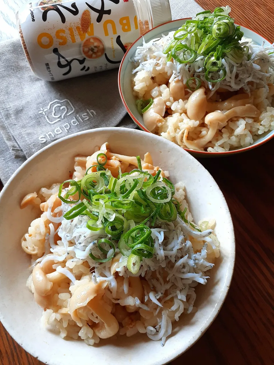 夏のつぶみそ料理🌻④
ブナピー🍄の混ぜご飯です🤗|fumfumさん