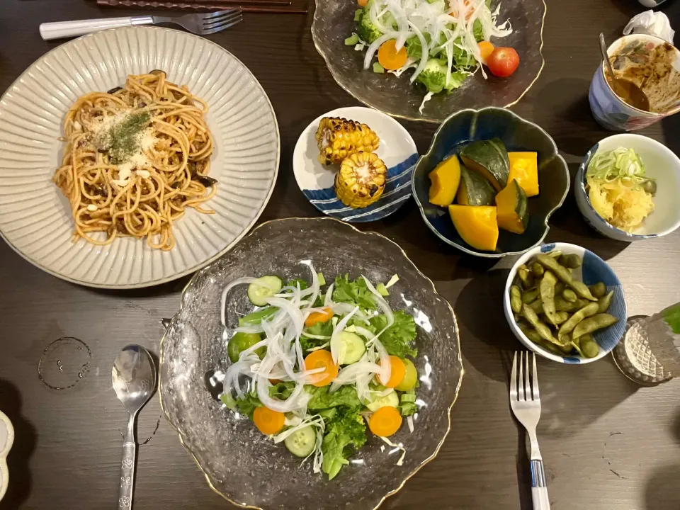 ⚫︎ナス入りボロネーゼパスタ
⚫︎野菜サラダ 手作りゴマドレッシングで
⚫︎焼きとうもろこし バターしょうゆ味
⚫︎蒸しかぼちゃ(露店)
⚫︎そうめんかぼちゃ(露店) ワサビと麺つゆで
⚫︎枝豆(露店)|tatsuponさん