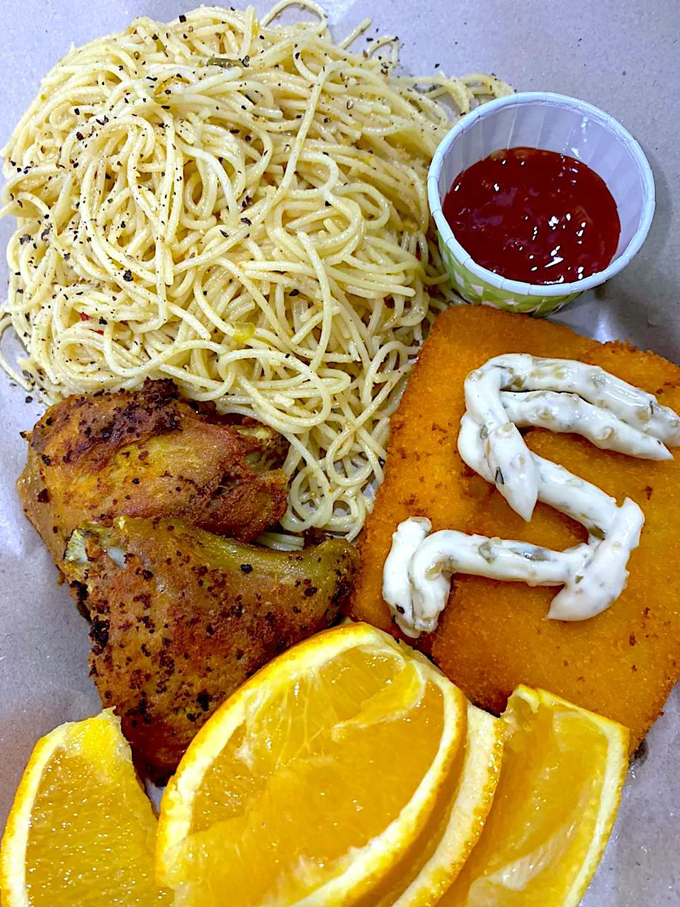 Angel Hair With Black Peppers , Chicken Thigh and Fillet With Tartar Sauce|Malaysian Street Foodさん