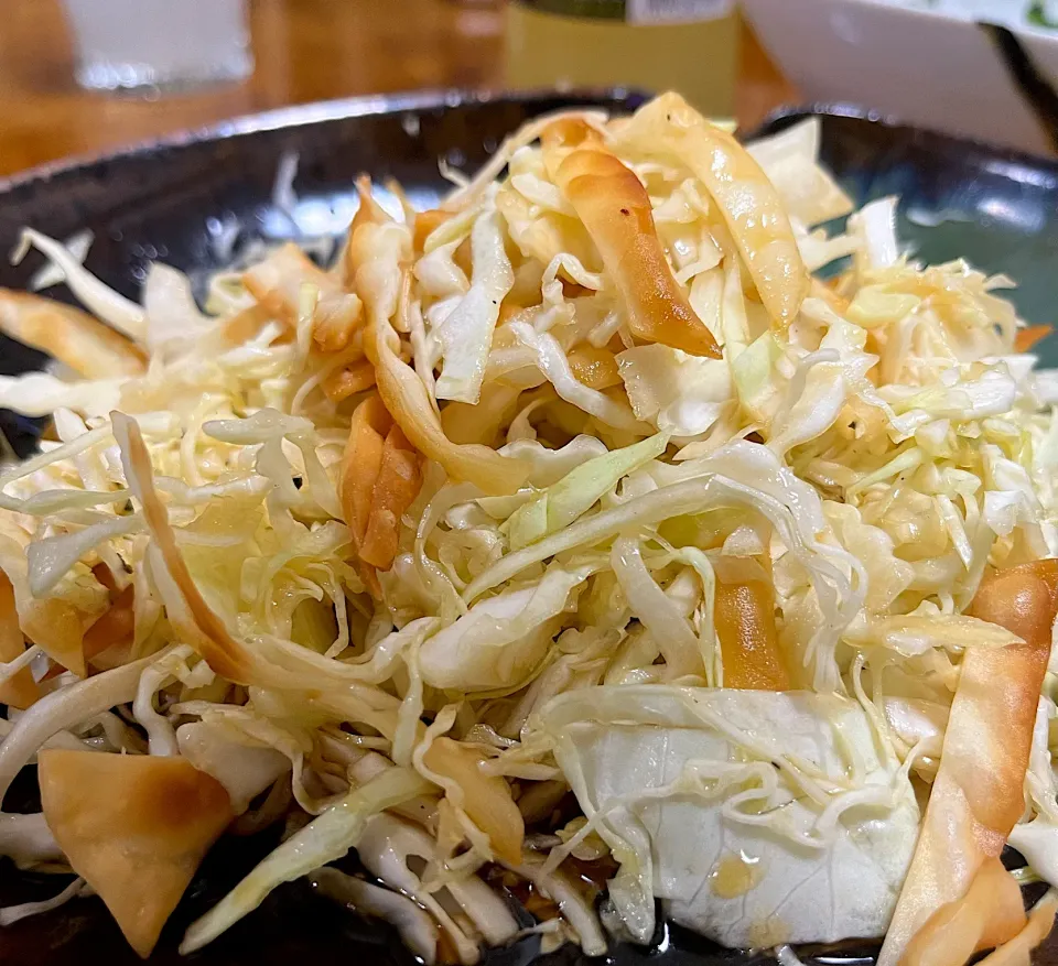 千キャベツと餃子の皮のサラダ|さんだーさん