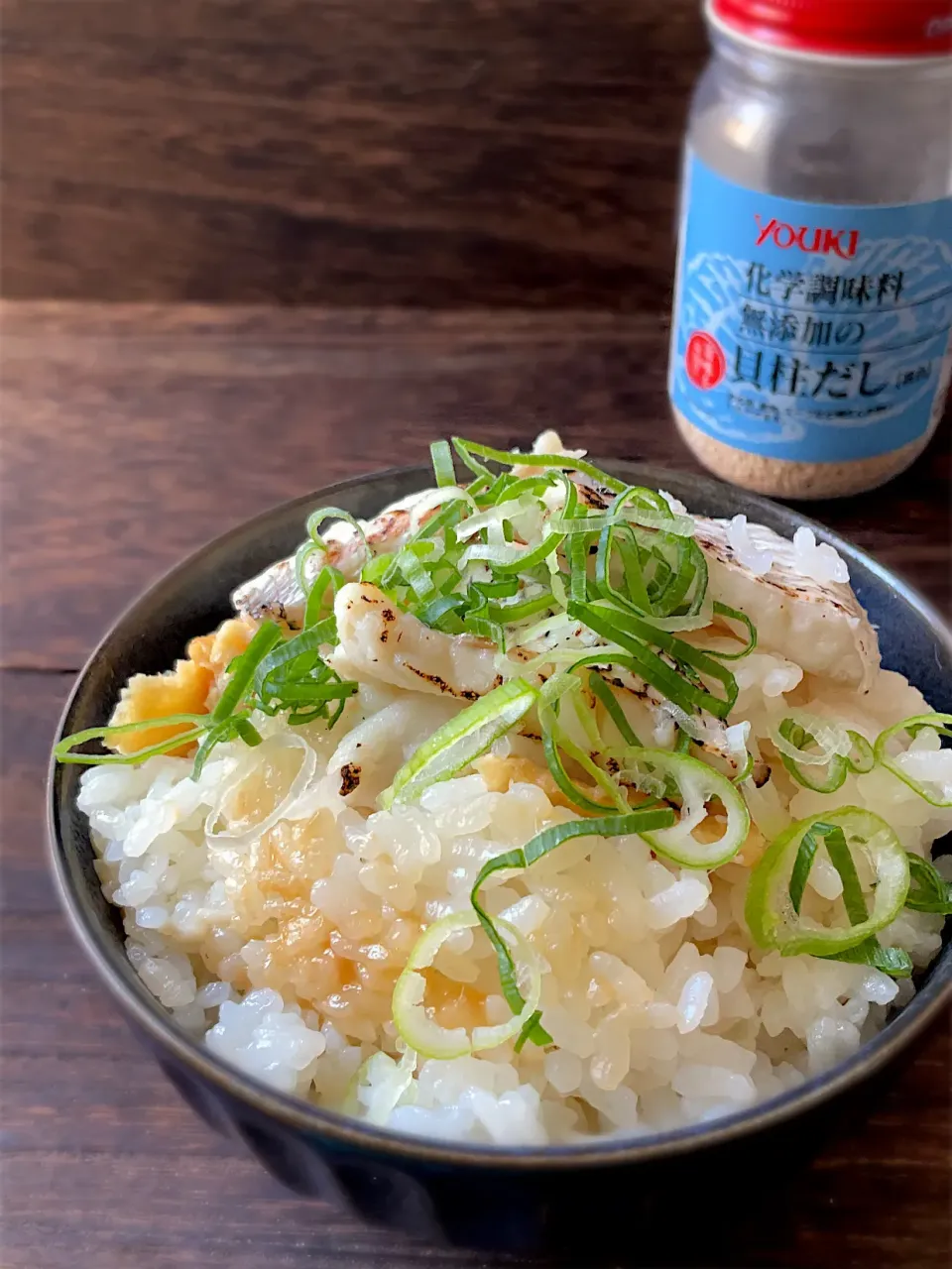 Snapdishの料理写真:釣り魚🎣鯛の炊き込みご飯with貝柱だし|9421beruさん