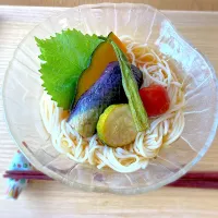 Snapdishの料理写真:野菜の揚げ浸しのせぶっかけ素麺|Wisteria Shadeさん