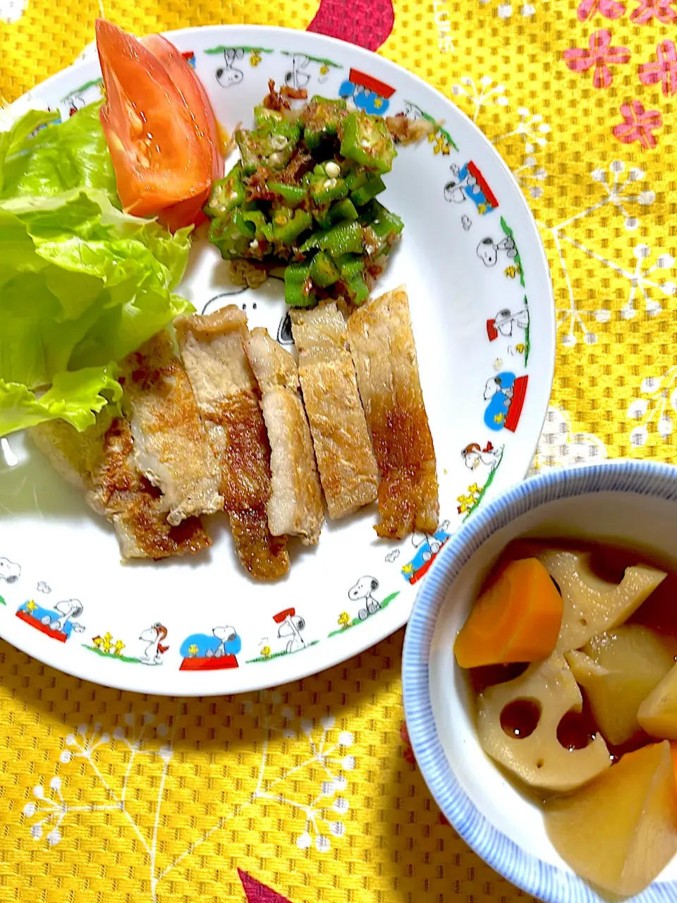 トンテキ　オクラのおかか和え　トマト🍅　レタス🥬　煮物|4jinoanataさん