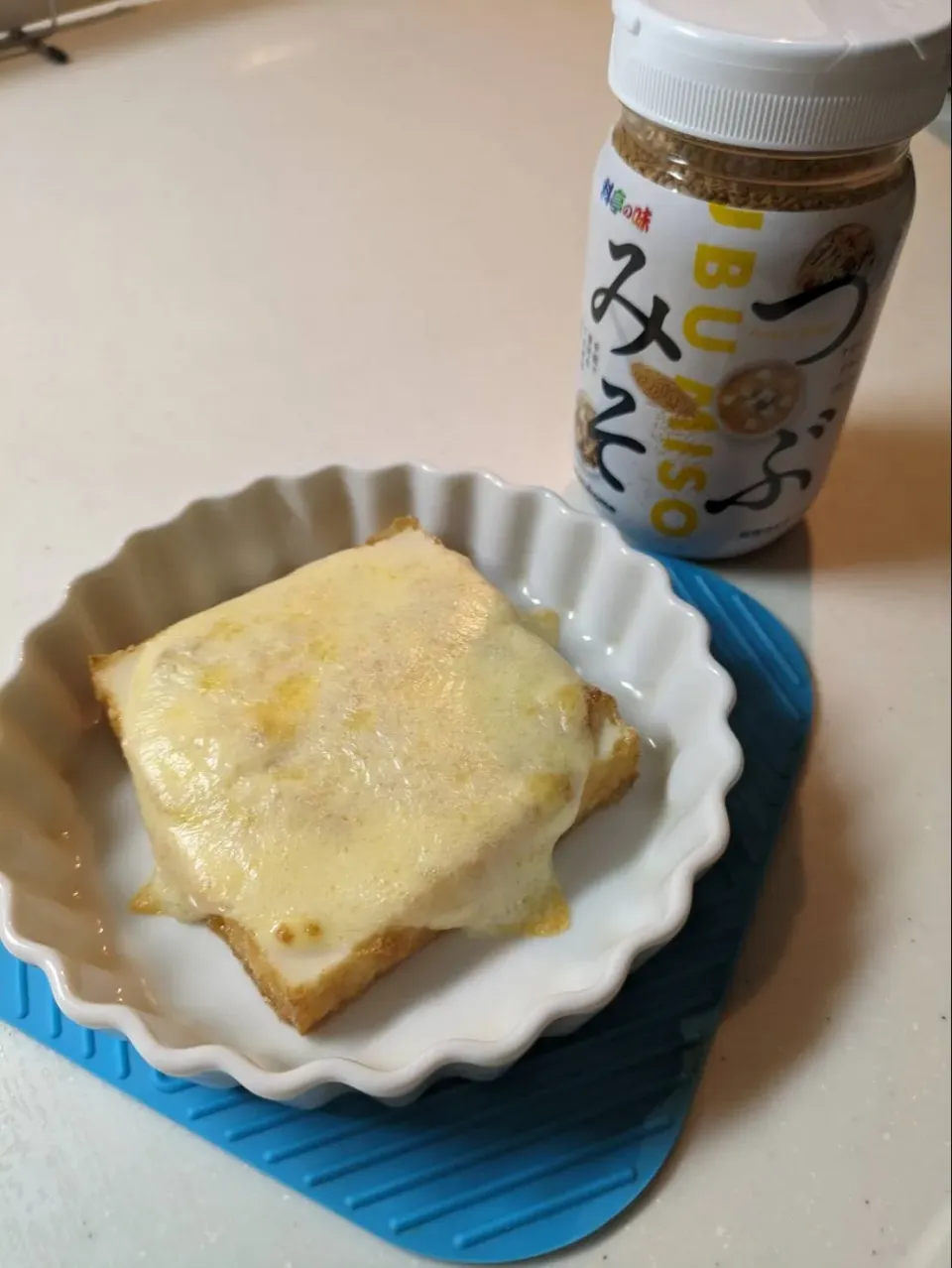 Snapdishの料理写真:ぱぱっとおつまみ
厚揚げチーズ|Conyさん