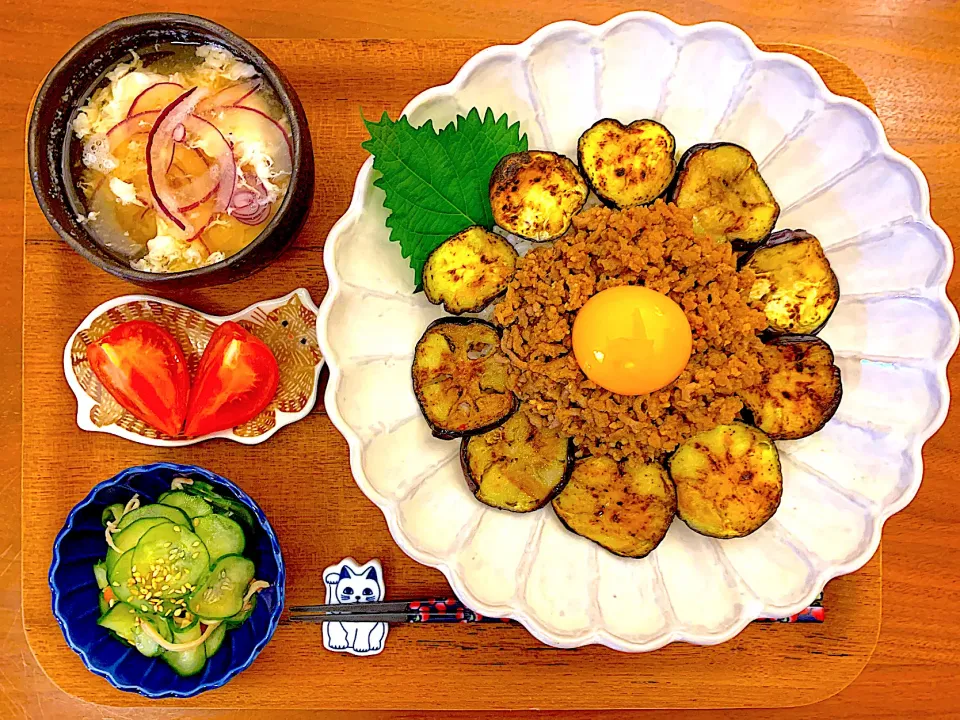 焼き茄子のっけ肉味噌丼の献立|すずさん