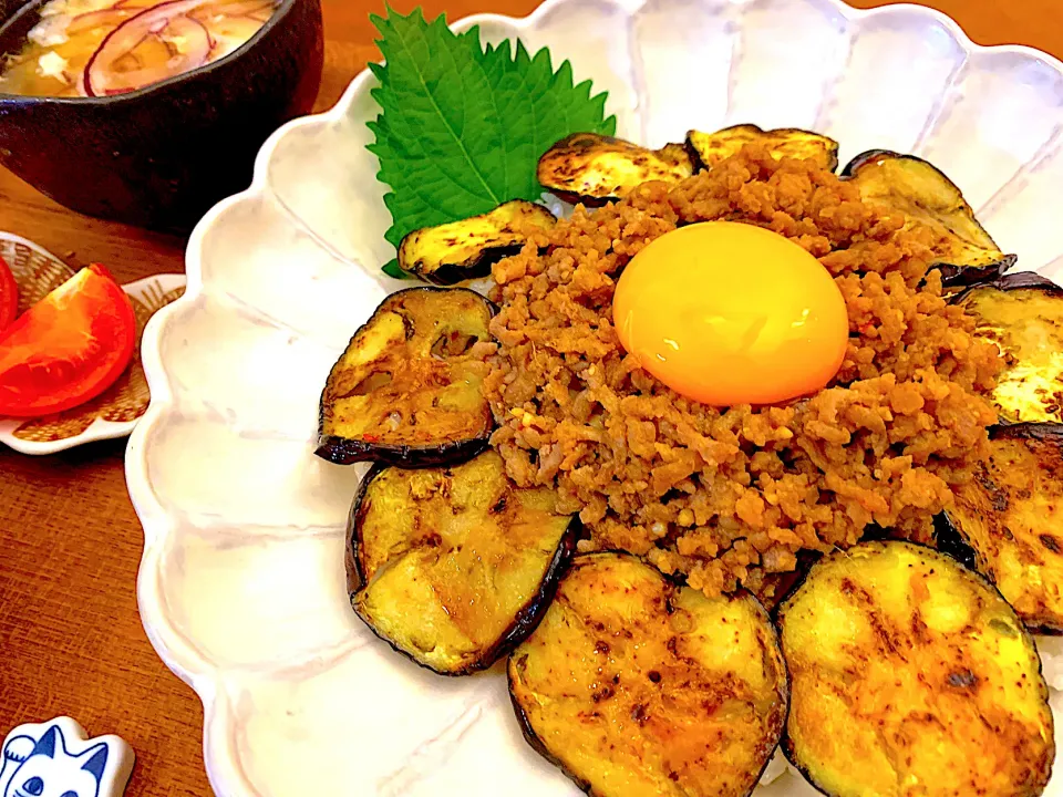 焼き茄子のっけ肉味噌丼|すずさん