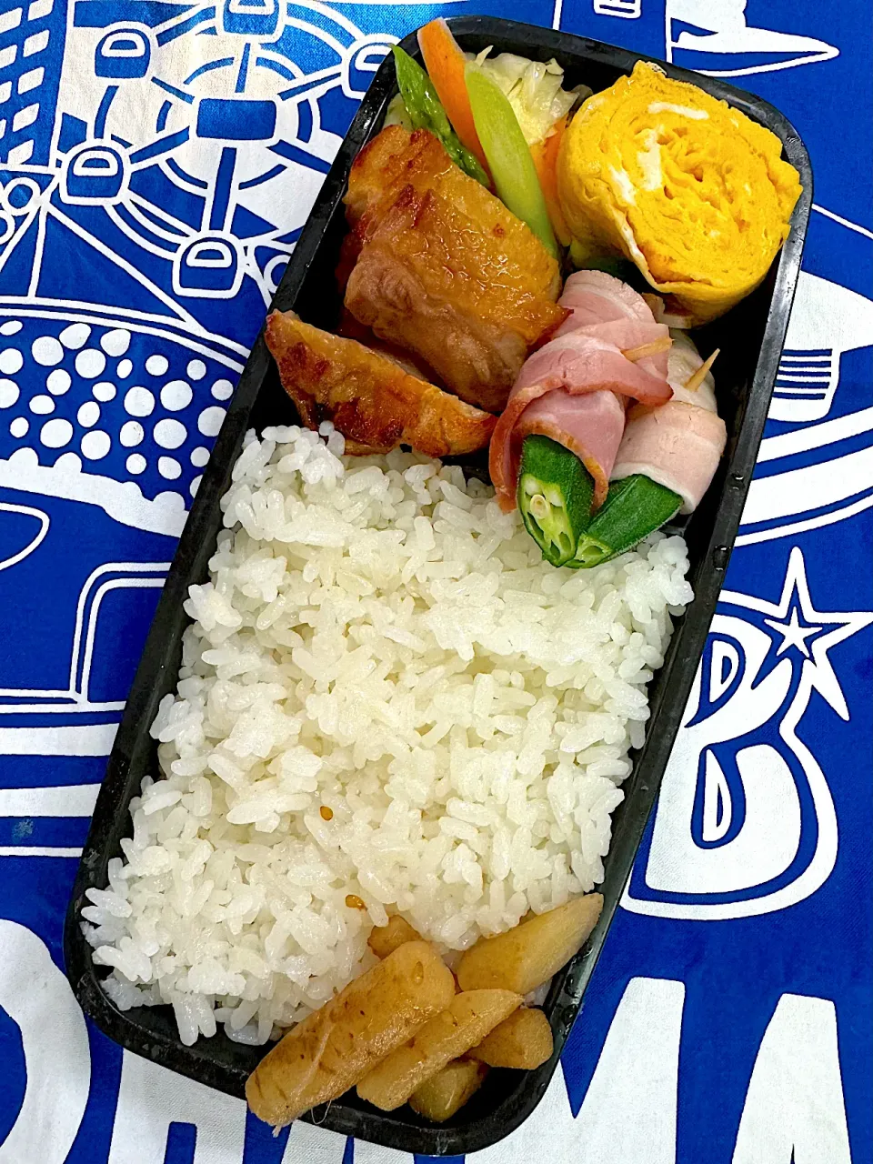 Snapdishの料理写真:８月７日 立秋なのに猛暑 弁当🍱|sakuramochiさん