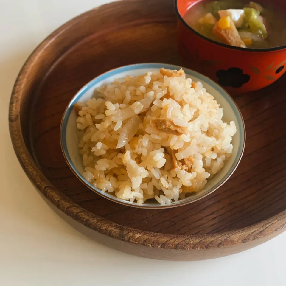 Snapdishの料理写真:大根とお揚げのつぶみそ炊き込みごはん👵🏻|leeさん