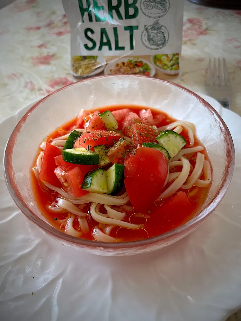 🍅トマトジュースとフレッシュトマトの冷製生パスタ|ちゃちゃ💐さん