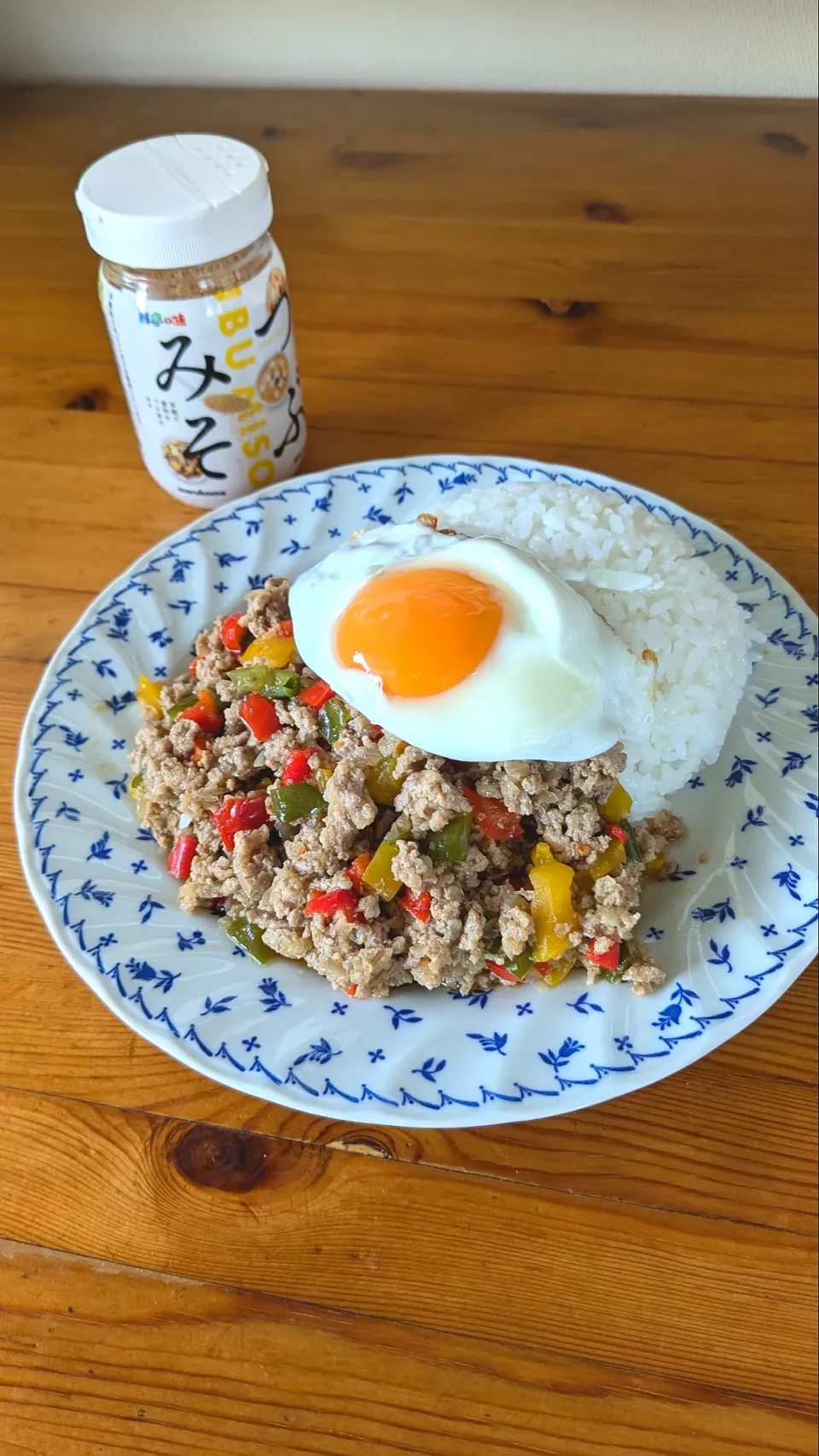 Snapdishの料理写真:つぶみそ入りガパオライス🍛|まゆめろさん