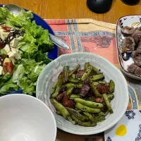 Snapdishの料理写真:砂肝　アスパラベーコン　豆腐とトマトサラダ|いちさん