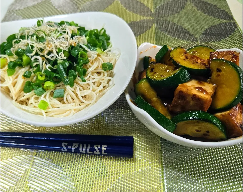 しらすねぎ柚子胡椒だれ素麺
ズッキーニ＆厚揚げ甘辛炒め|マギーさん