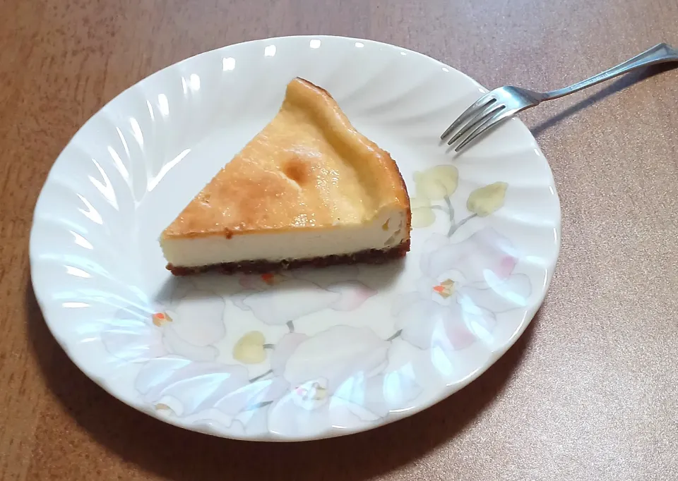 先ほどのニューヨークチーズケーキのカットしたもの|ナナさん