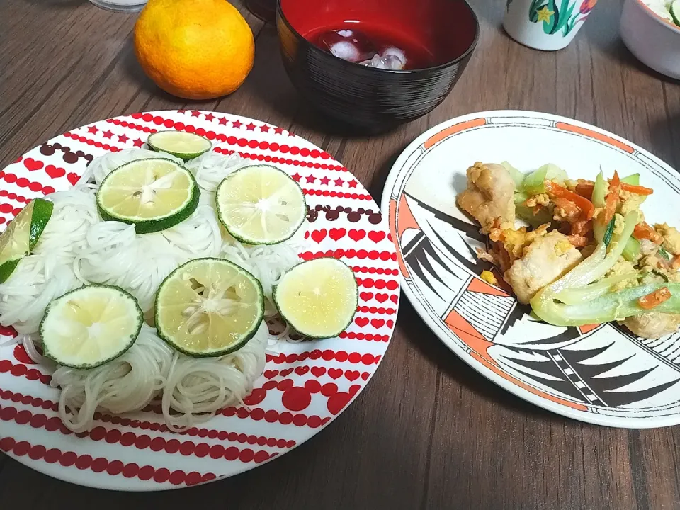 Snapdishの料理写真:青柚子そうめん
チンゲン菜と卵の炒め物
みかん|尚さん