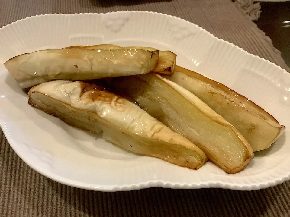 Snapdishの料理写真:白茄子の素揚げ😋|アライさんさん