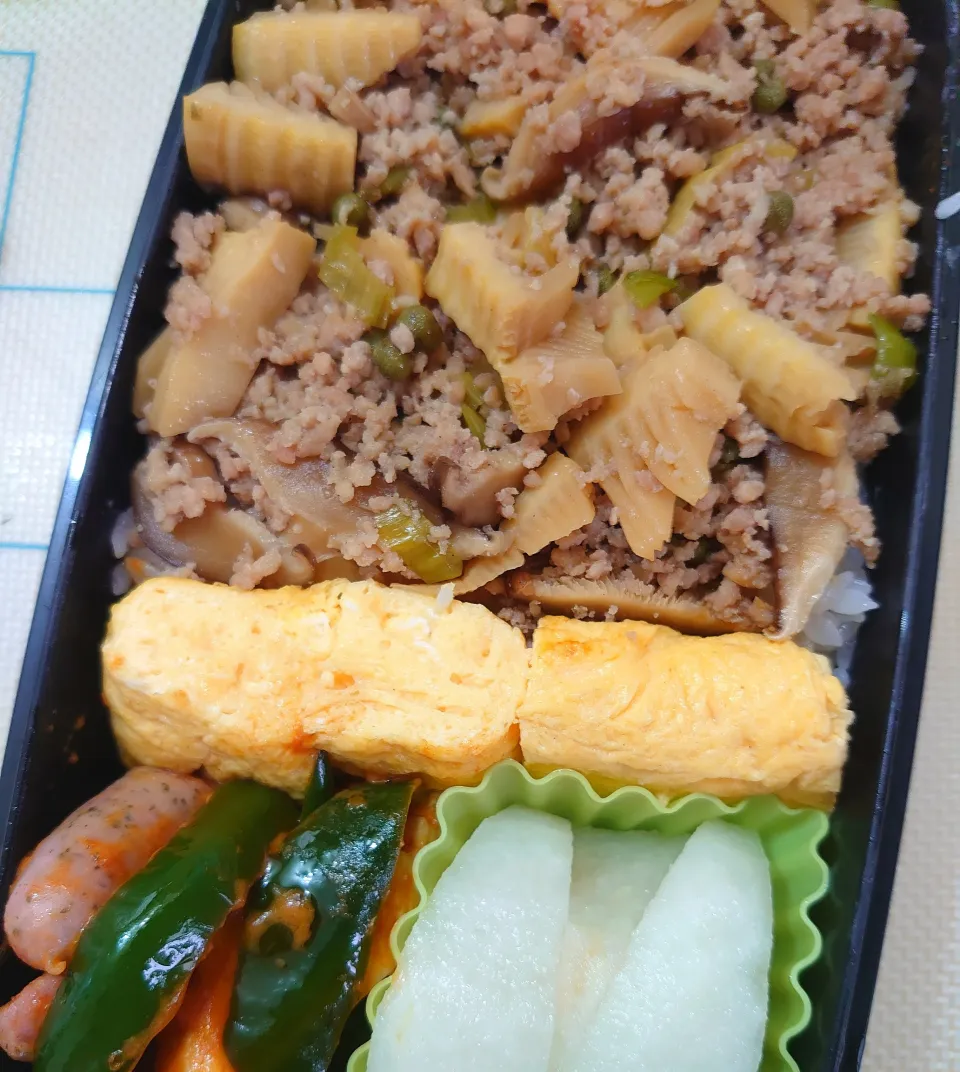 筍入り鶏そぼろ弁当|to coさん