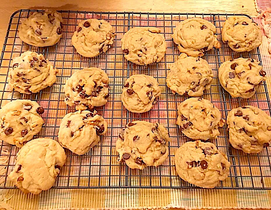 Chunky chocolate chip cookies|🌺IAnneさん