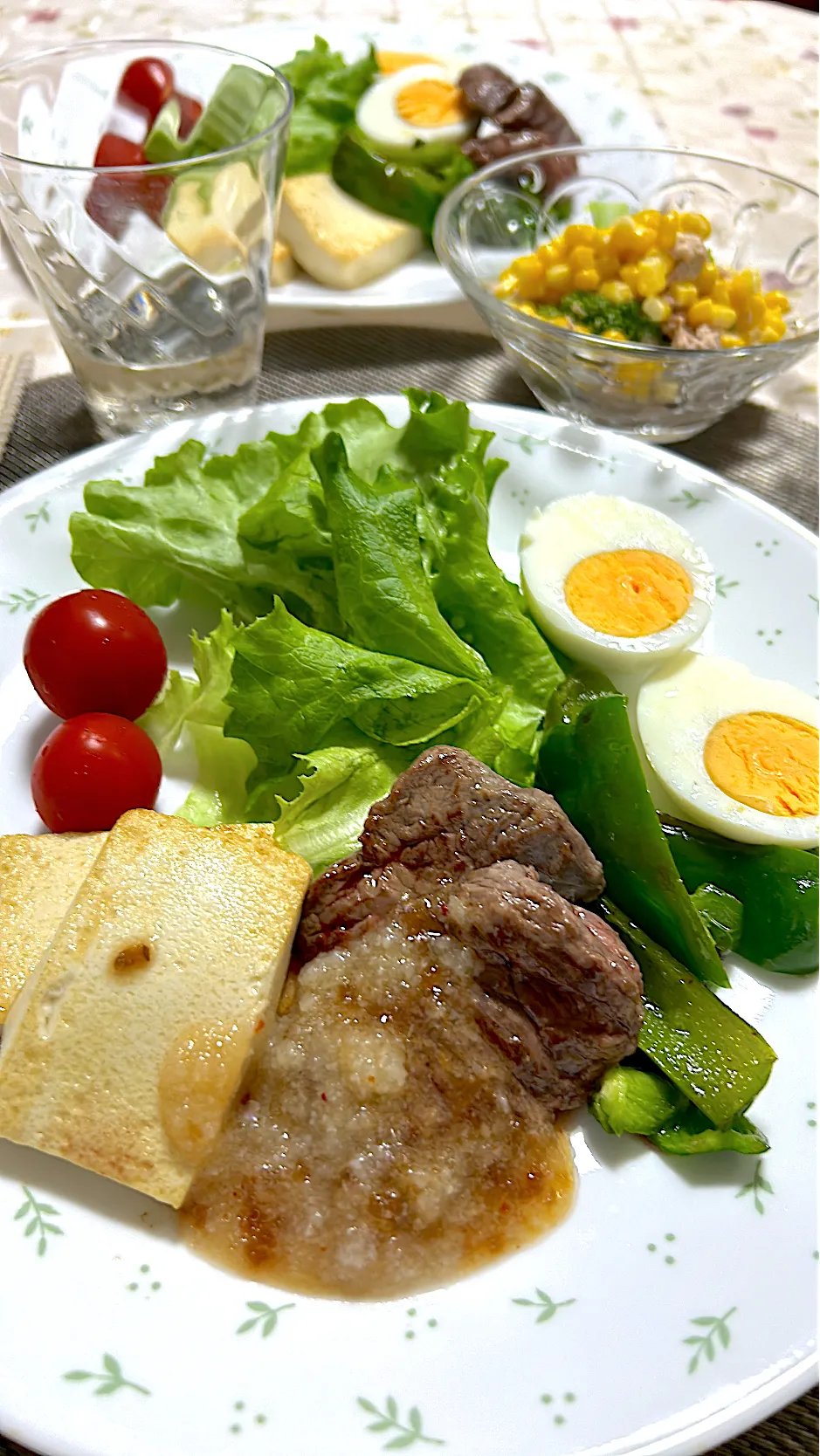 珍しく牛さんの肉 お豆腐のステーキも|🍒ふみりん🍒さん