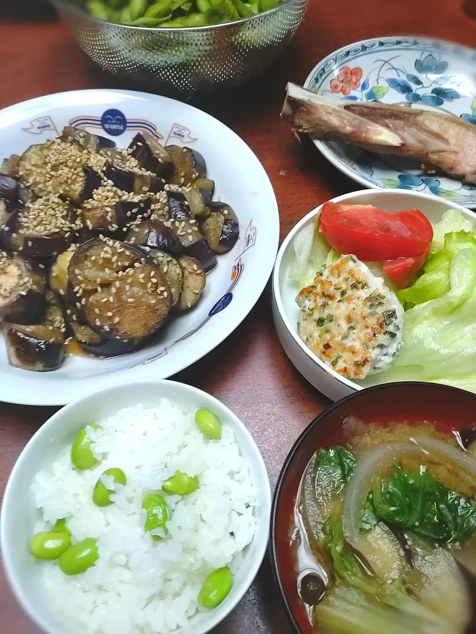 枝豆ご飯
マグロカマ塩焼き
大葉鶏つくね
茄子のさっぱり焼き
枝豆|しゅがーさん