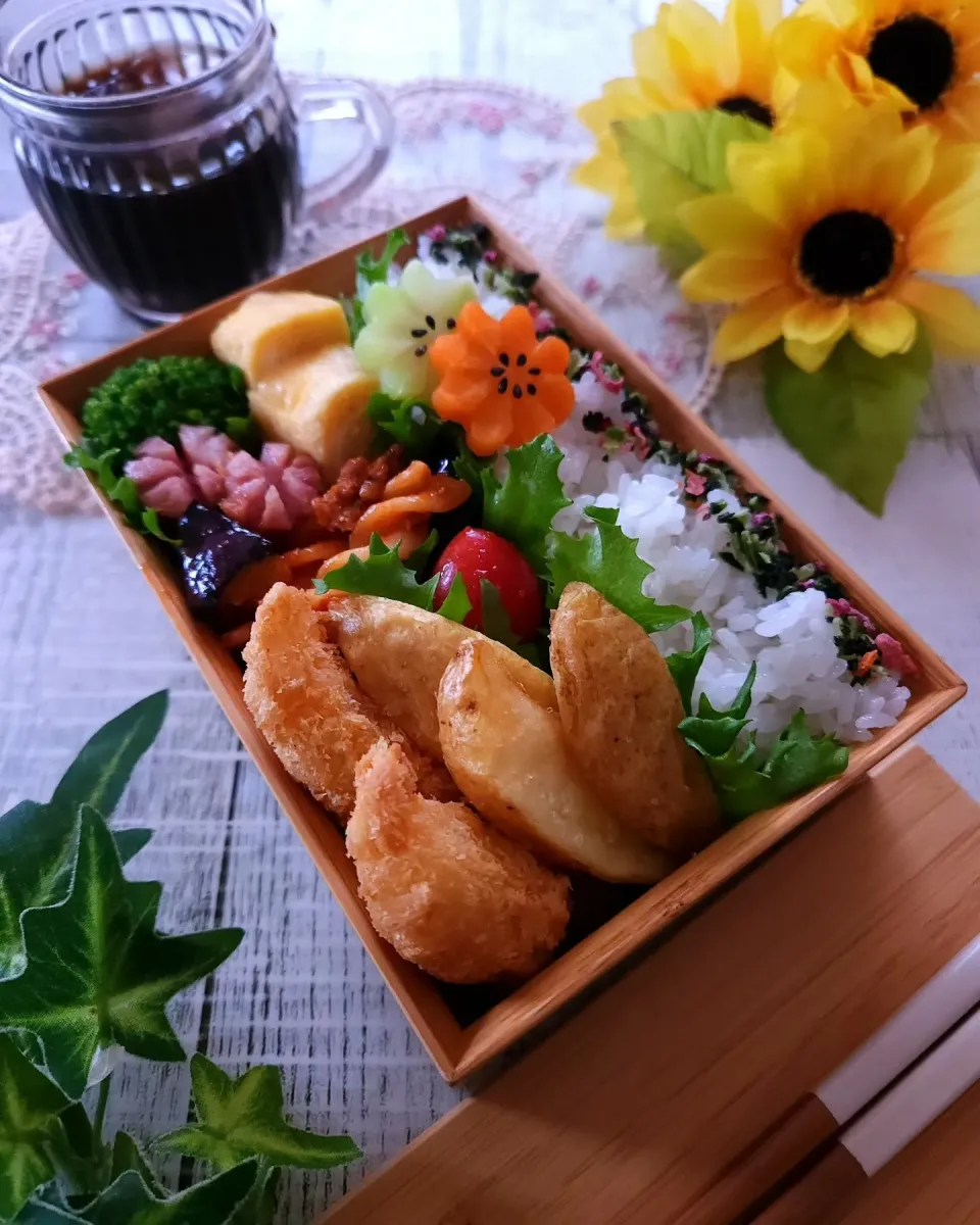 Snapdishの料理写真:小海老フライ弁当|sugar beansさん