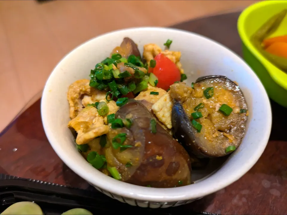 豚肉𓃟とナス🍆の煮ものカレー粉和え|石川ティハルさん