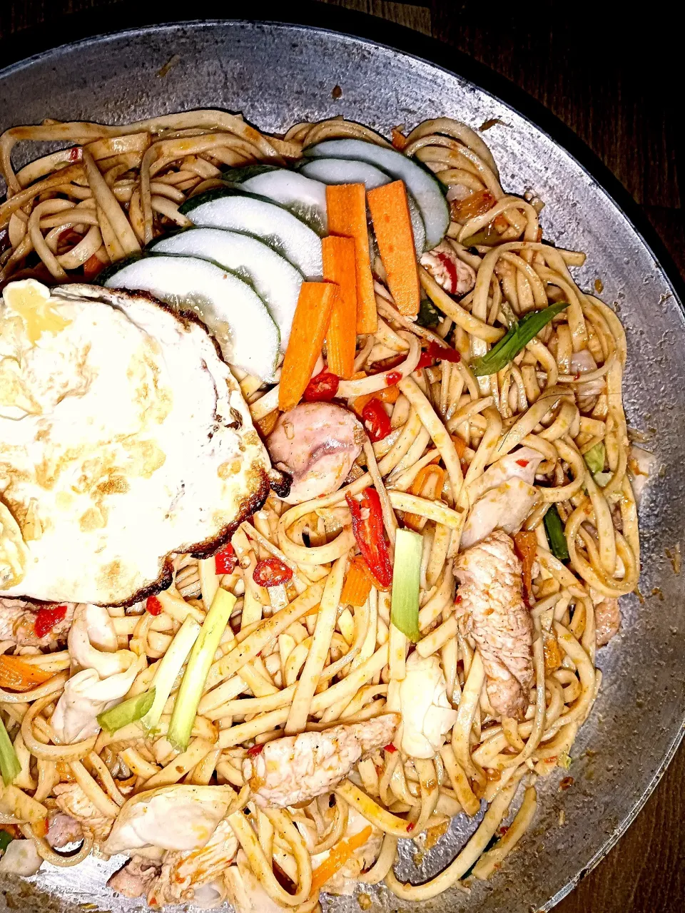 Snapdishの料理写真:stir fry chicken noodles|Mrs.Tandoori Channelさん