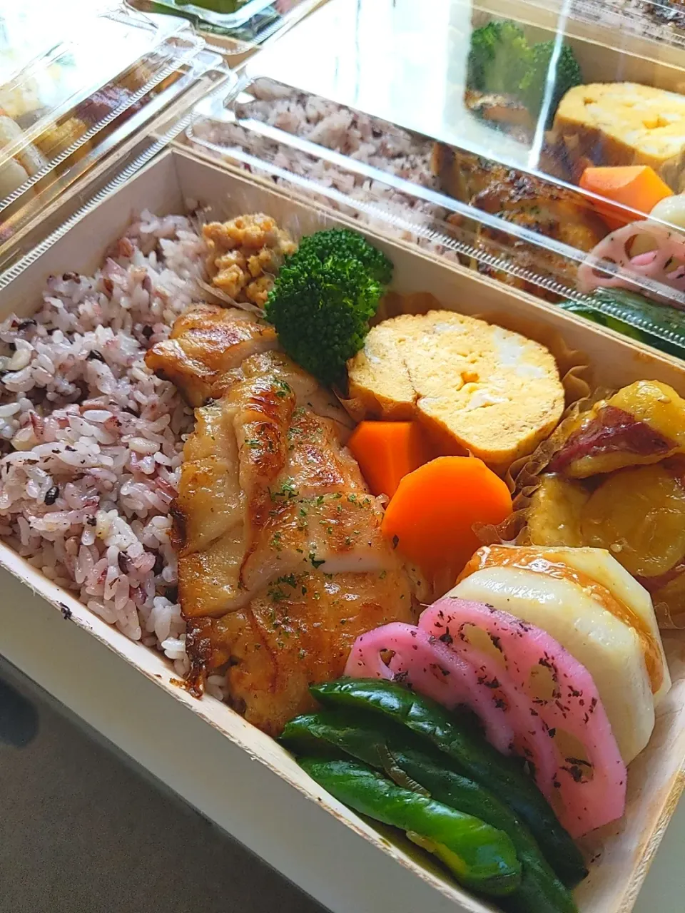 Snapdishの料理写真:ローストチキンのお弁当|C.Sさん