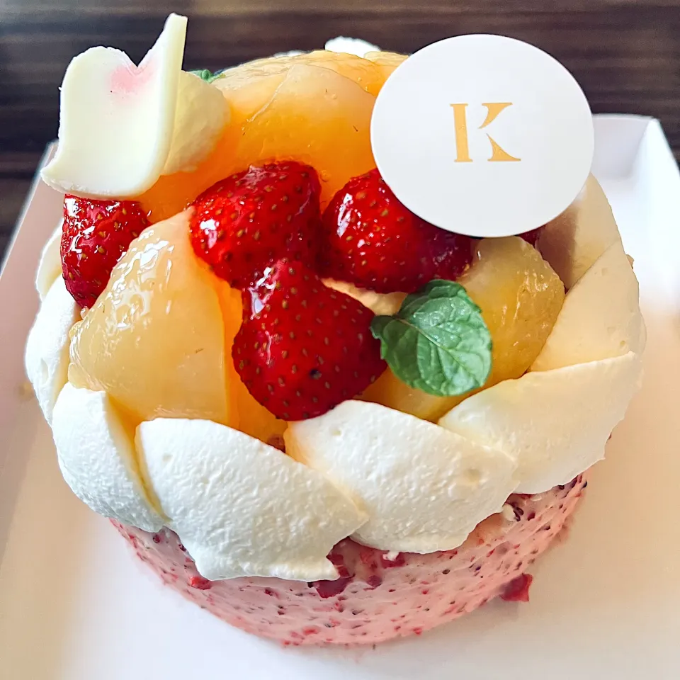 季節のケーキ🎂いちごとピーチのスフレフロマージュ|EX kotokoさん