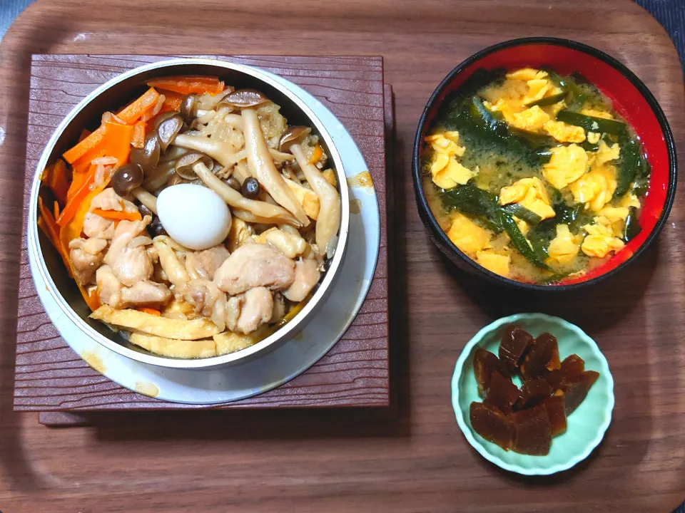 今日の昼ごはん（鳥五目釜飯にニラと卵のみそ汁、奈良漬）|Mars＠釜飯作り研究中さん