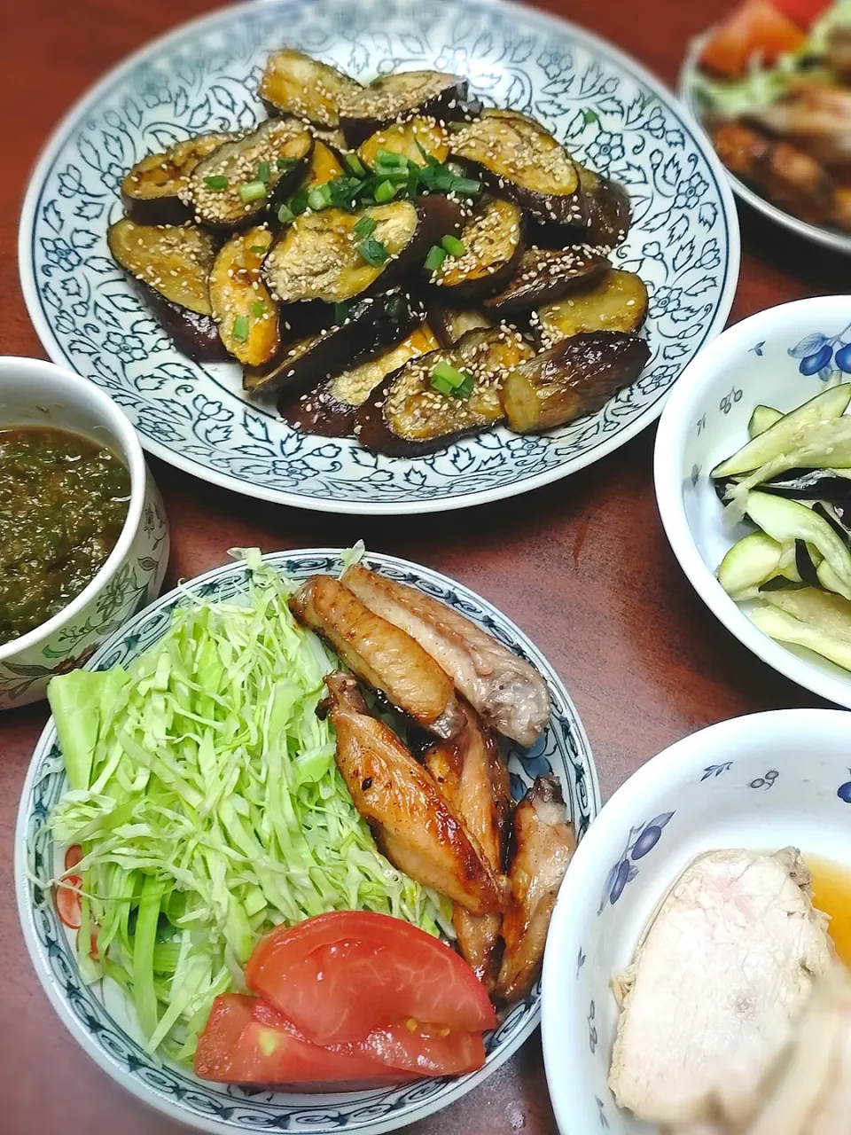 焼き手羽中
ナスのトロトロ焼き
辛旨ぼたん胡椒味噌
鶏チャーシュー
ナスの浅漬け|しゅがーさん