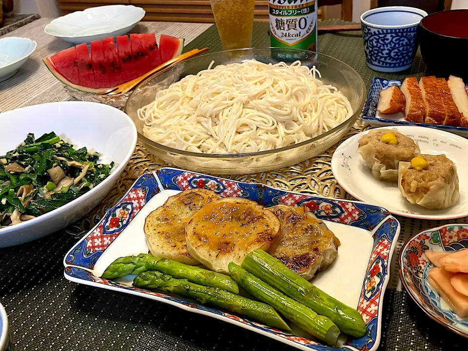 半田そうめん　白茄子味噌田楽　アスパラガス炒め　ホタテの練り物　シウマイ　ニラと舞茸の卵炒め|blue_bird07さん