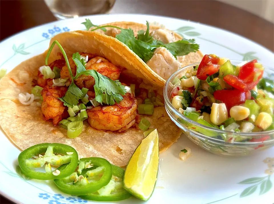 Snapdishの料理写真:Fish and shrimp tacos with homemade jalapeño salsa|Laki Maikaʻiさん