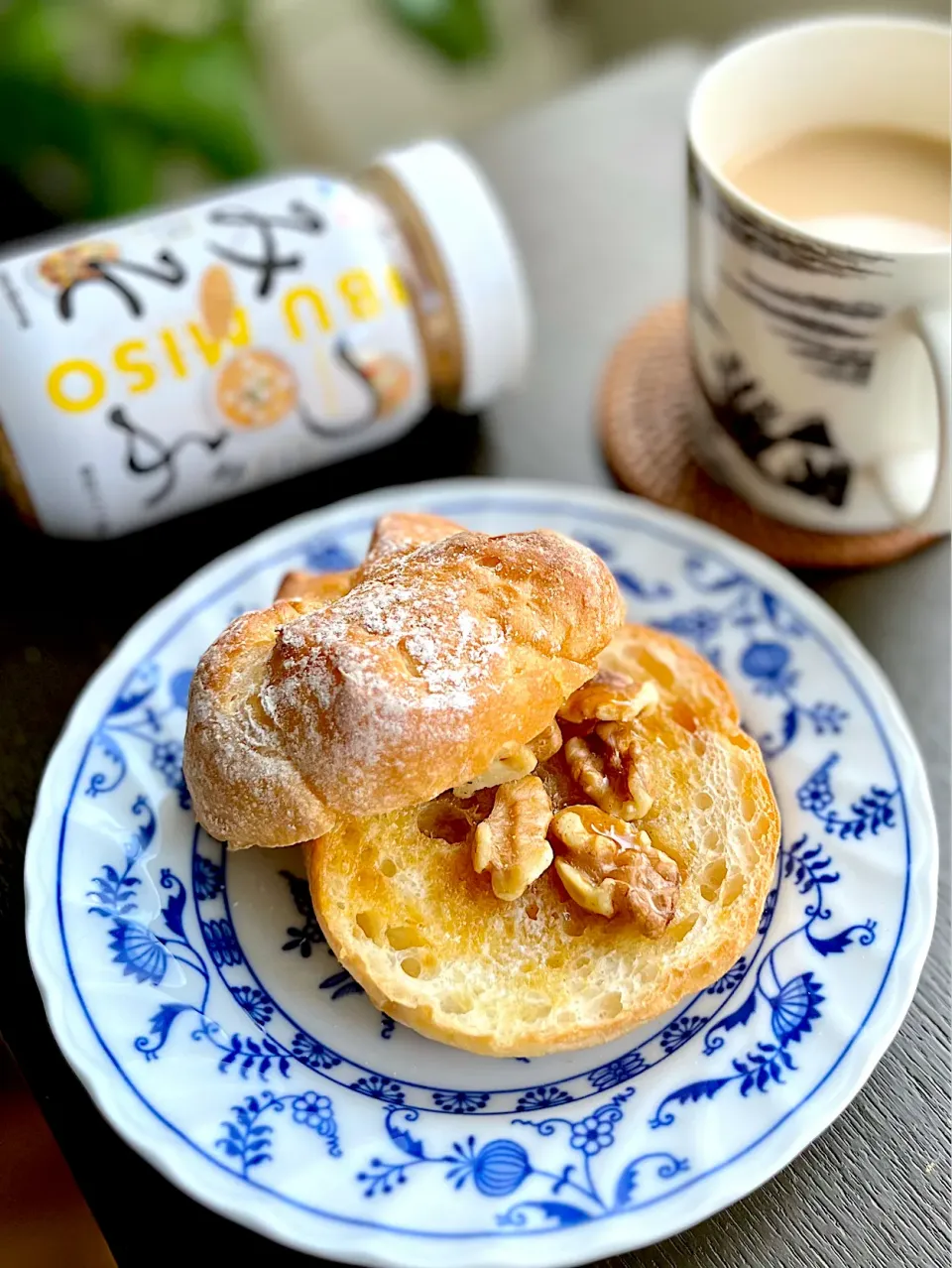 米粉ロール & ハニーナッツ味噌バター　Toasted Rice Bun w/ Honeynuts Miso Butter|アッコちゃん✨さん