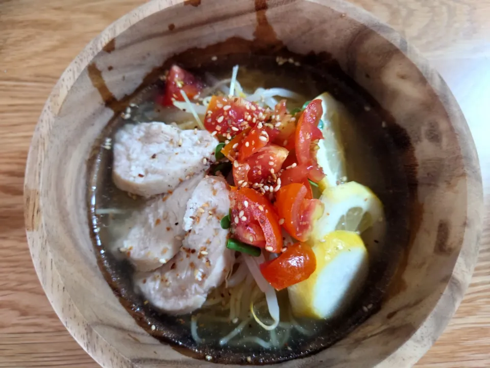 レモンラーメン！
トマトを添えてw|ラスカルさん