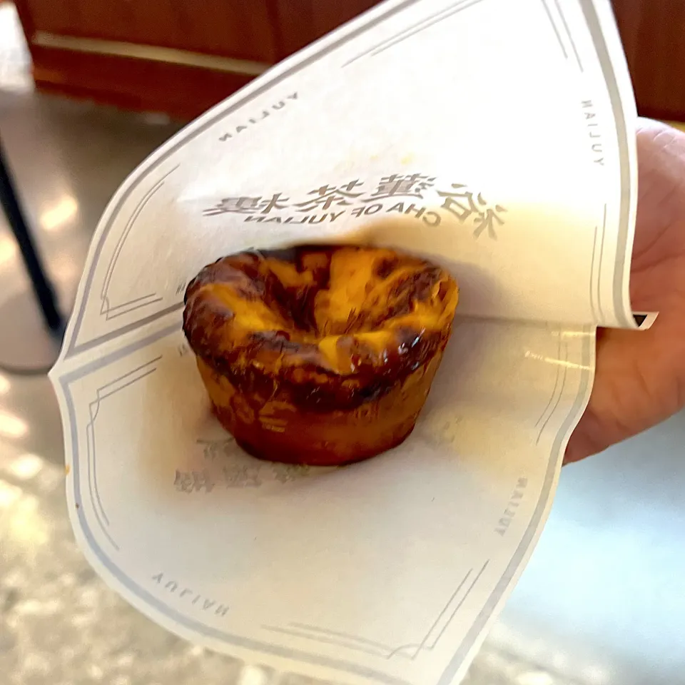 Snapdishの料理写真:Caramel croissant egg tart|skyblueさん