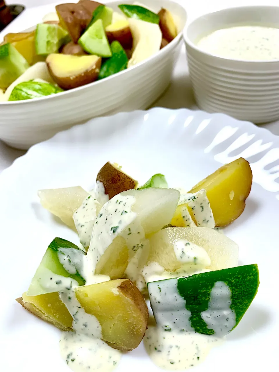 Must-make salad for this season: Sweet Melon and Cucumber Salad with Ranch Dressing|gonbenさん