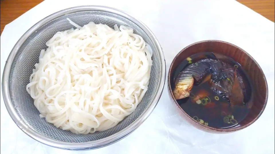 8/12のお昼ごはん
稲庭うどんと乳茸のお汁|卯月さん